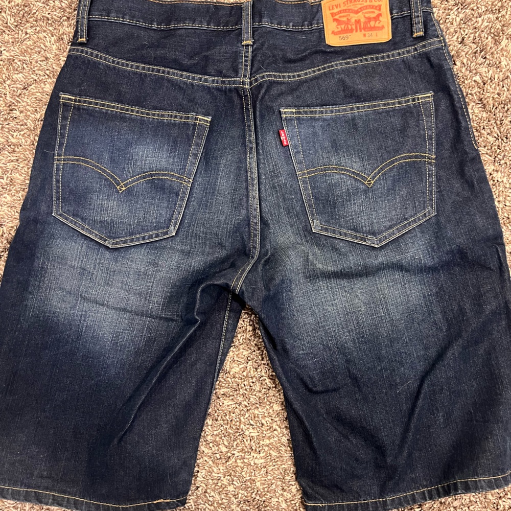 Men’s Levi 569 shorts